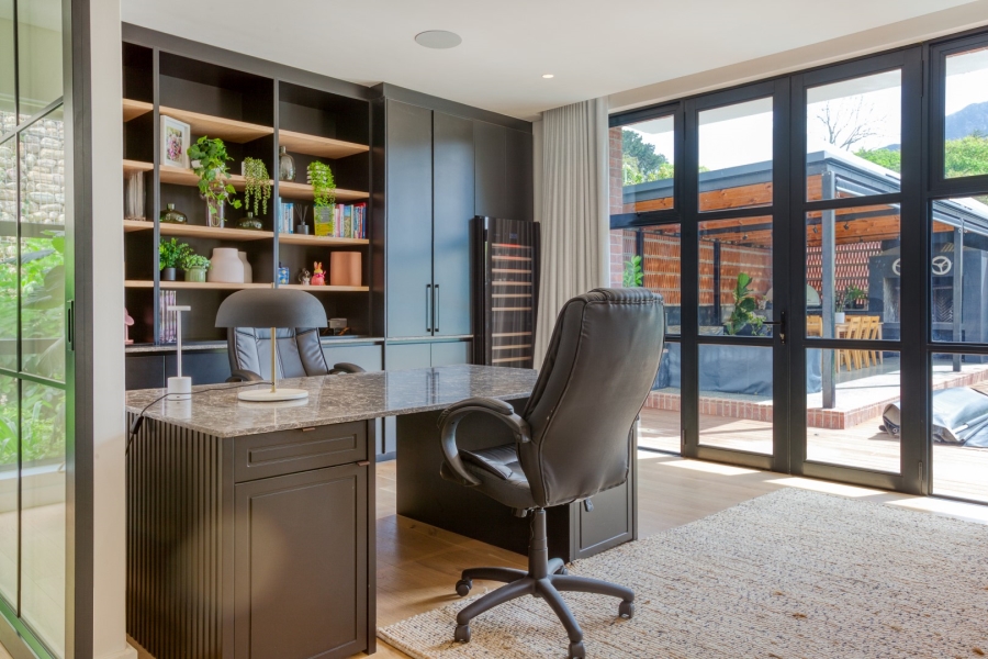 6 Bedroom Property for Sale in Constantia Western Cape